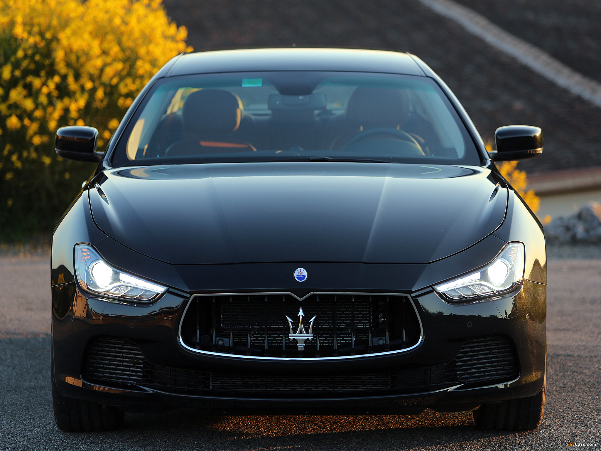 Maserati Ghibli 2013 wallpapers (2048 x 1536)