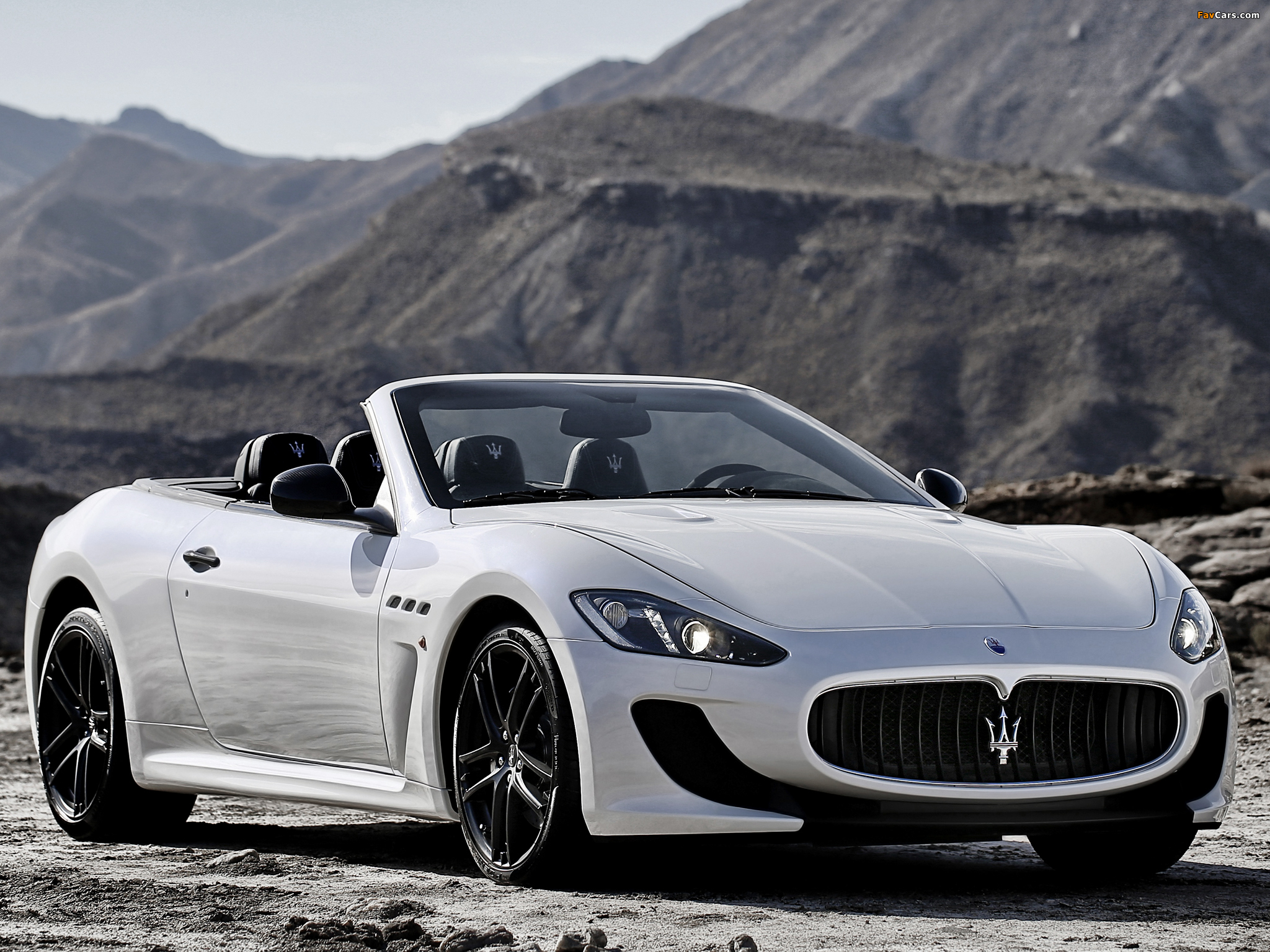 Images of Maserati GranCabrio MC 2013 (2048 x 1536)