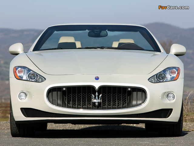 Maserati GranCabrio 2010 images (640 x 480)