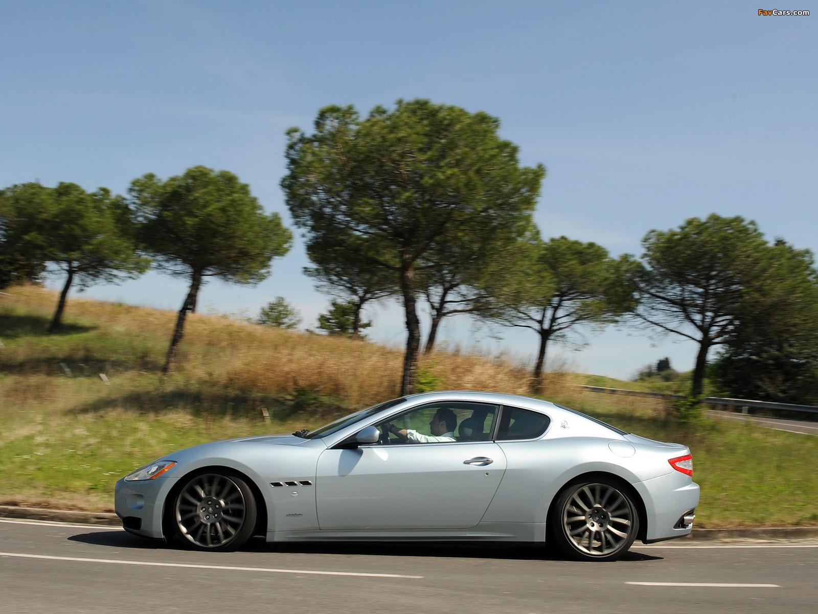 Images of Maserati GranTurismo S Automatic 2009–12 (1600 x 1200)