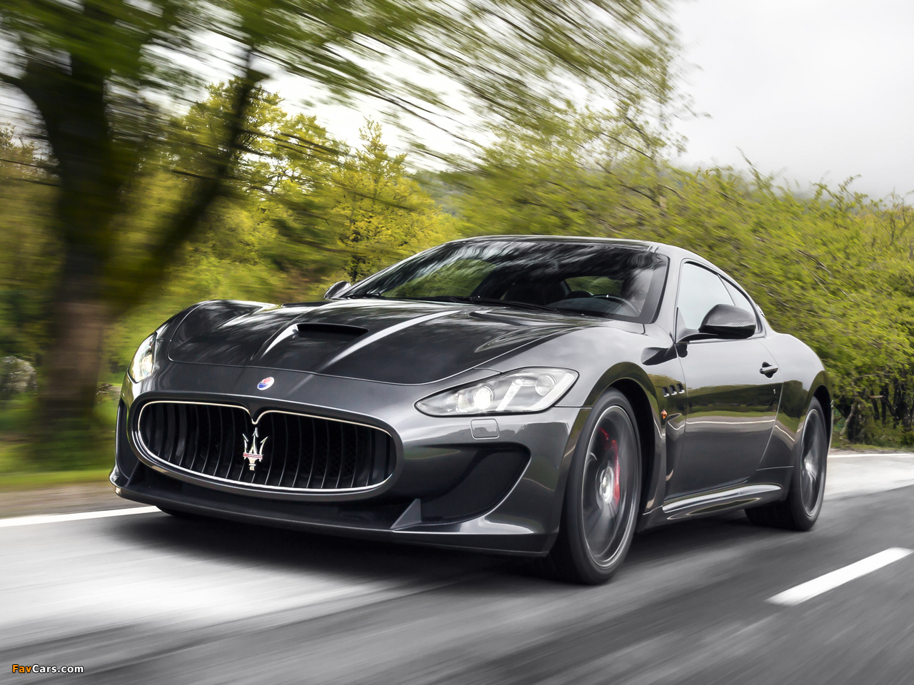 Maserati GranTurismo MC Stradale 2013 wallpapers (1280 x 960)