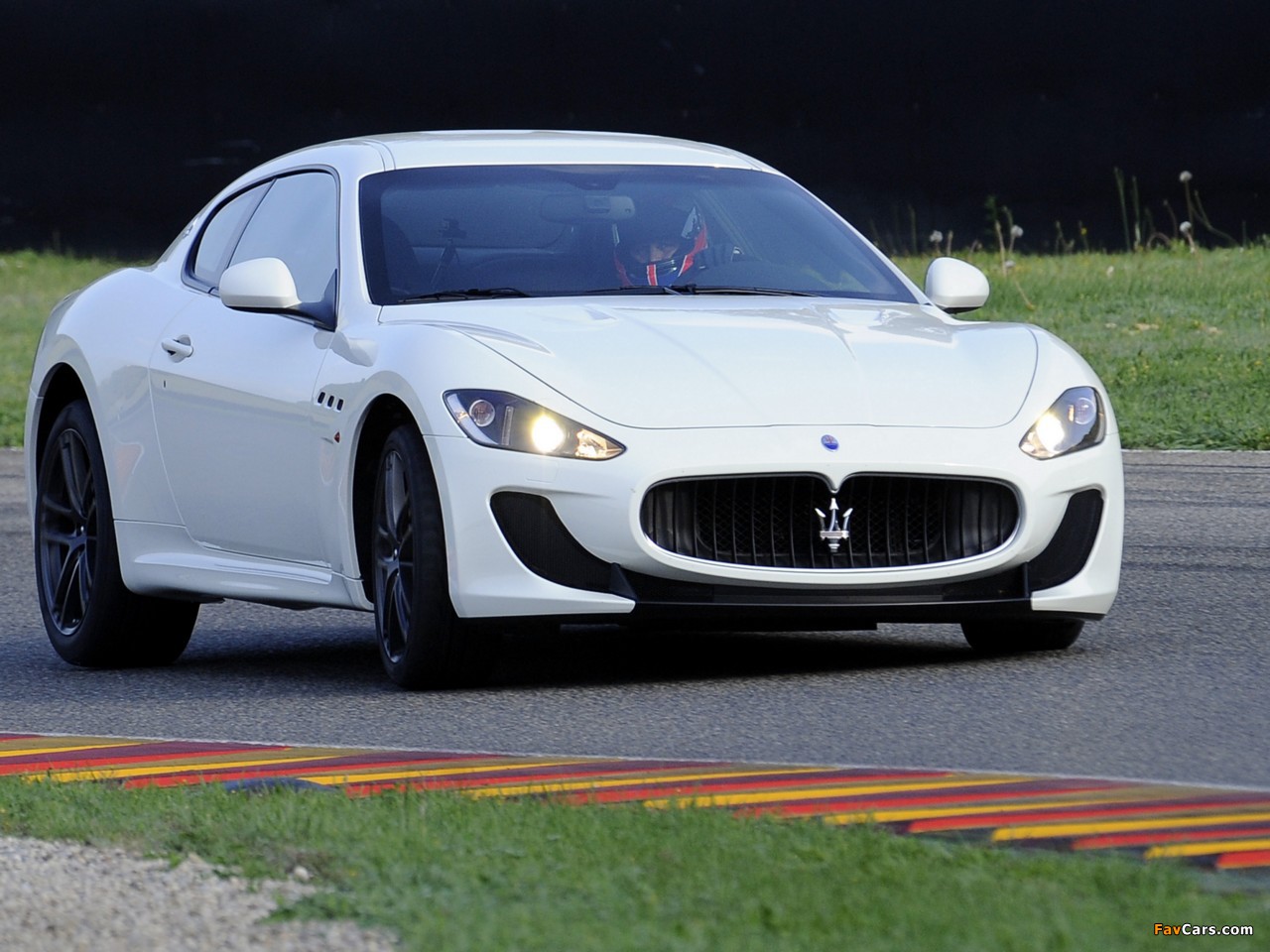 Pictures of Maserati GranTurismo MC Stradale 2010–13 (1280 x 960)