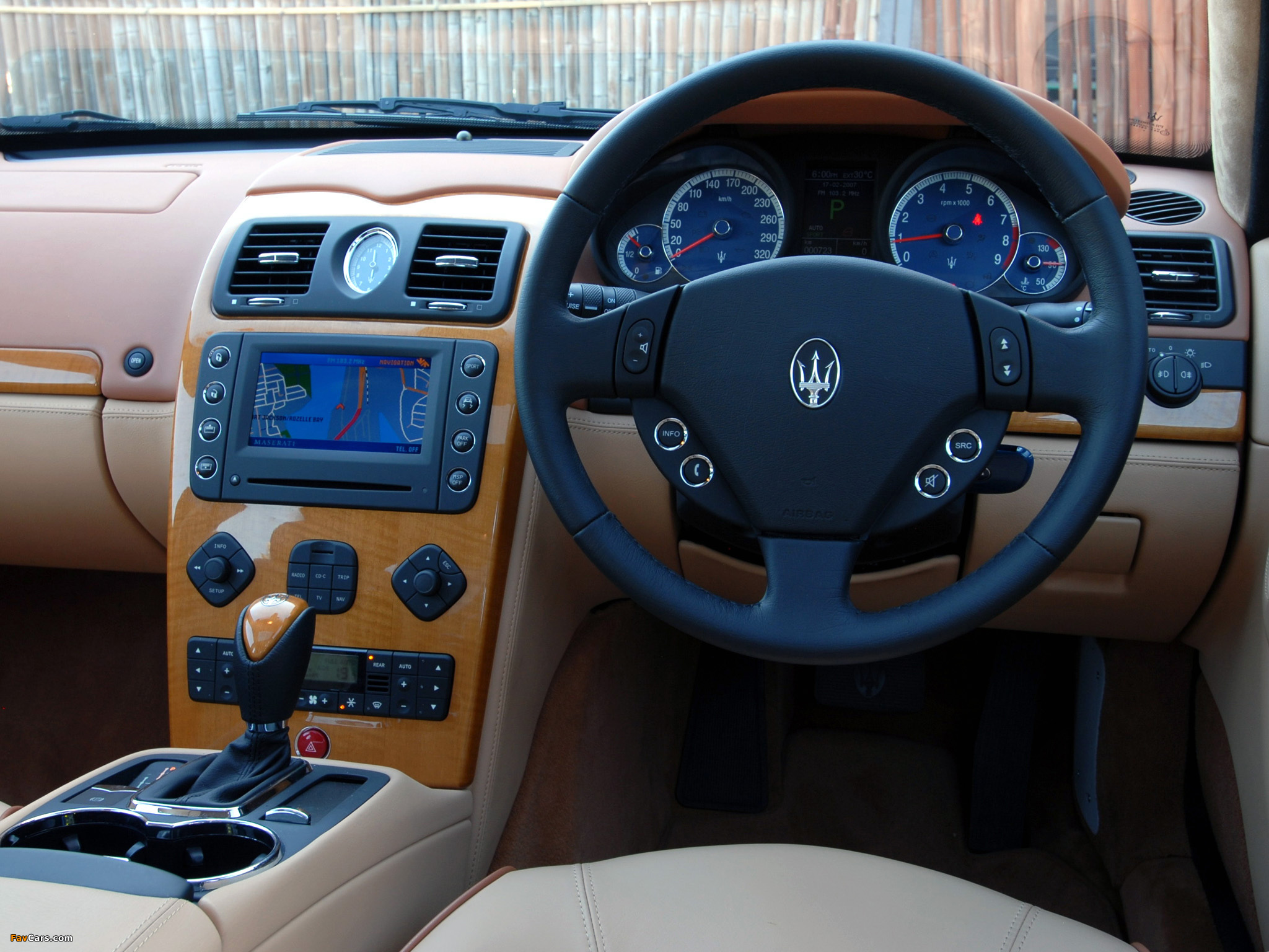 Photos of Maserati Quattroporte Automatic AU-spec (V) 2005–08 (2048 x 1536)