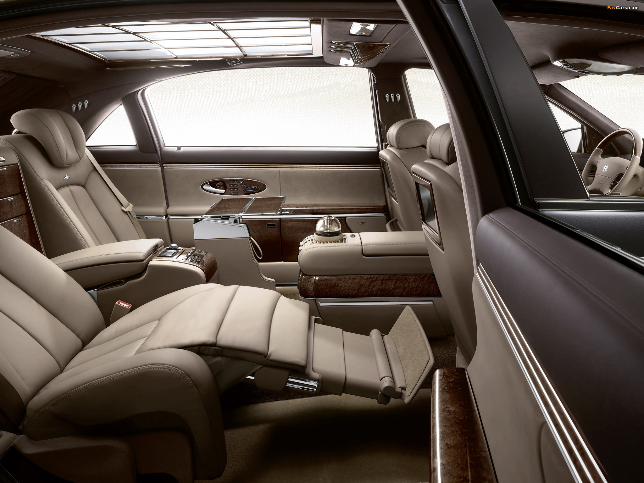 Maybach 62 2010–12 pictures (2048 x 1536)