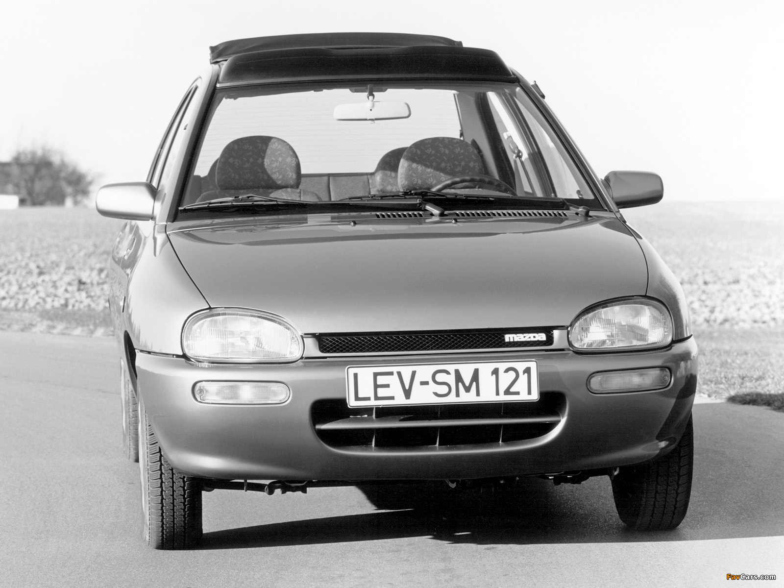 Mazda 121 (DB) 1991–96 photos (1600 x 1200)