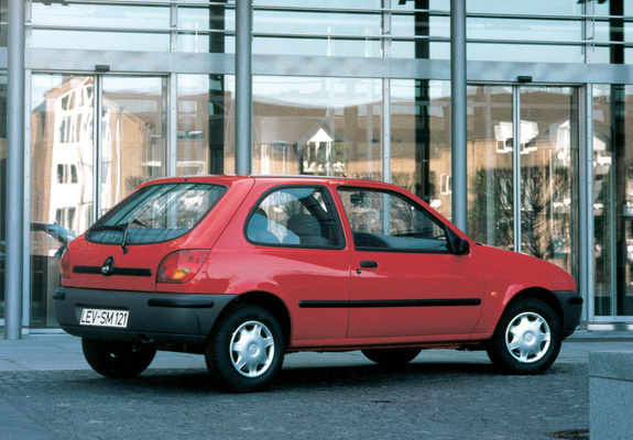 Mazda 121 3-door 1996–99 photos