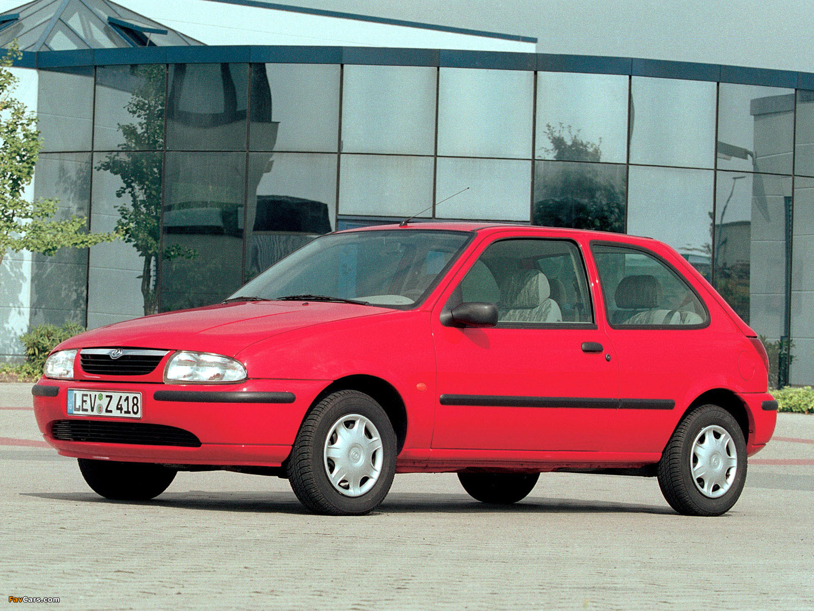 Mazda 121 3-door 1996–99 wallpapers (1600 x 1200)