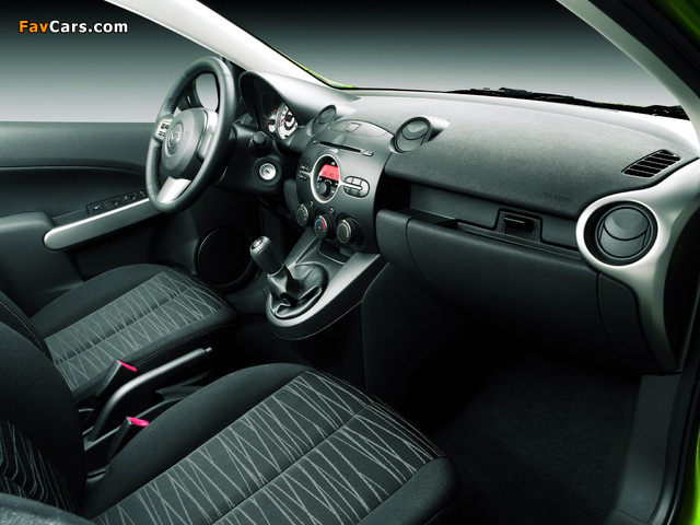 Images of Mazda 2 5-door 2007–10 (640 x 480)