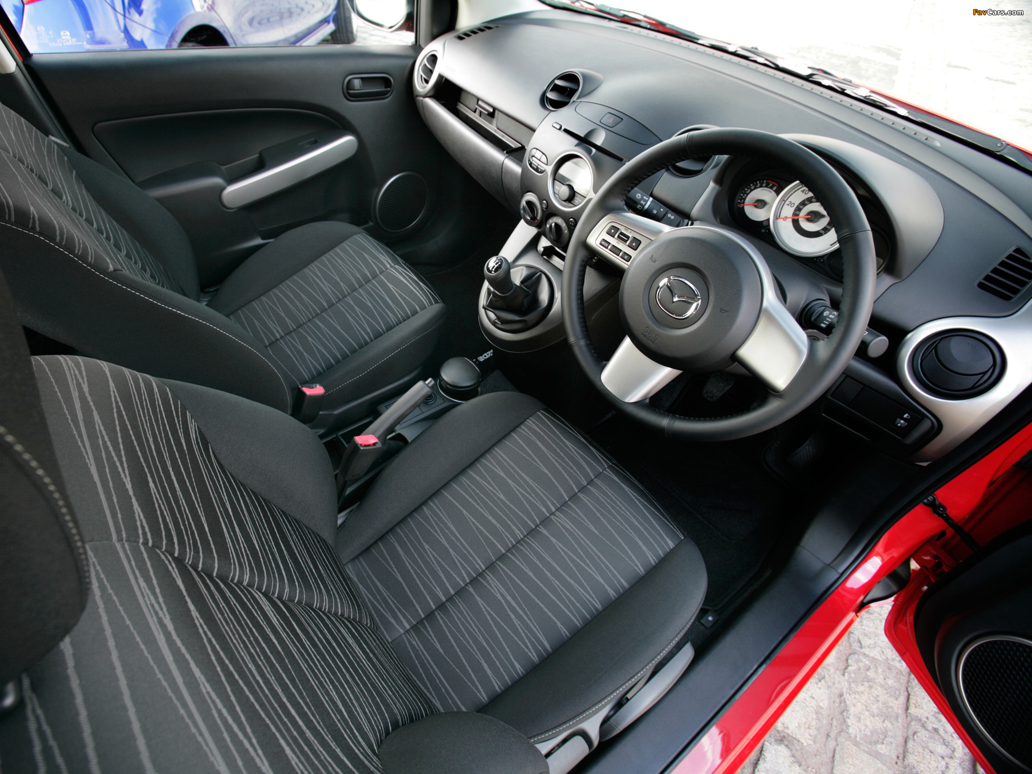 Images of Mazda2 5-door UK-spec (DE) 2007–10 (2048 x 1536)