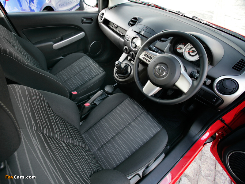Images of Mazda2 5-door UK-spec (DE) 2007–10 (800 x 600)