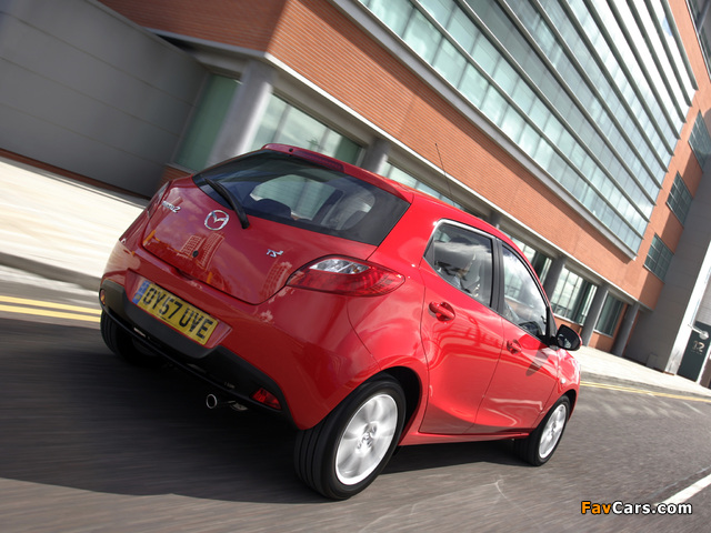 Images of Mazda2 5-door UK-spec (DE) 2007–10 (640 x 480)