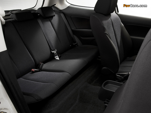 Images of Mazda2 Sport 3-door (DE) 2008–10 (640 x 480)