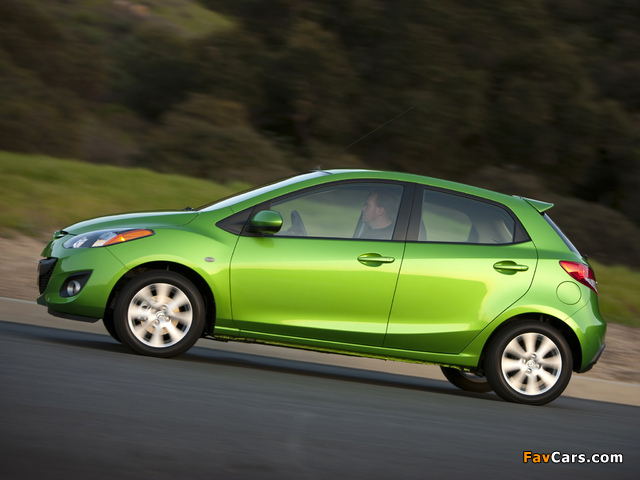 Images of Mazda2 US-spec (DE2) 2010 (640 x 480)