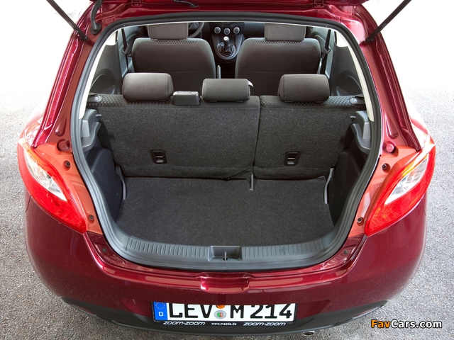 Images of Mazda2 3-door (DE2) 2010 (640 x 480)