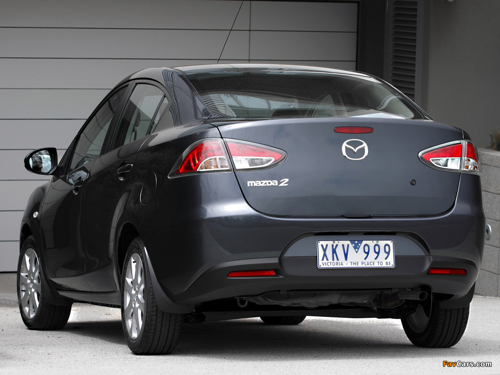 Photos of Mazda2 Sedan AU-spec (DE2) 2010–12 (1024 x 768)