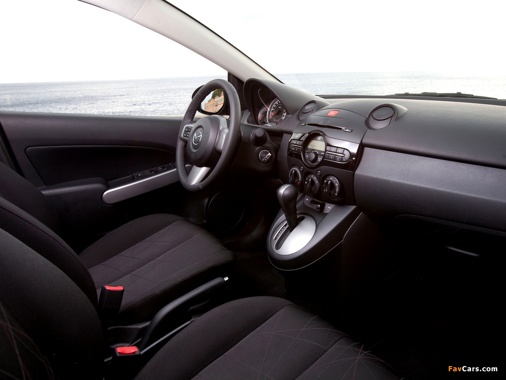 Photos of Mazda2 3-door (DE2) 2010 (1024 x 768)