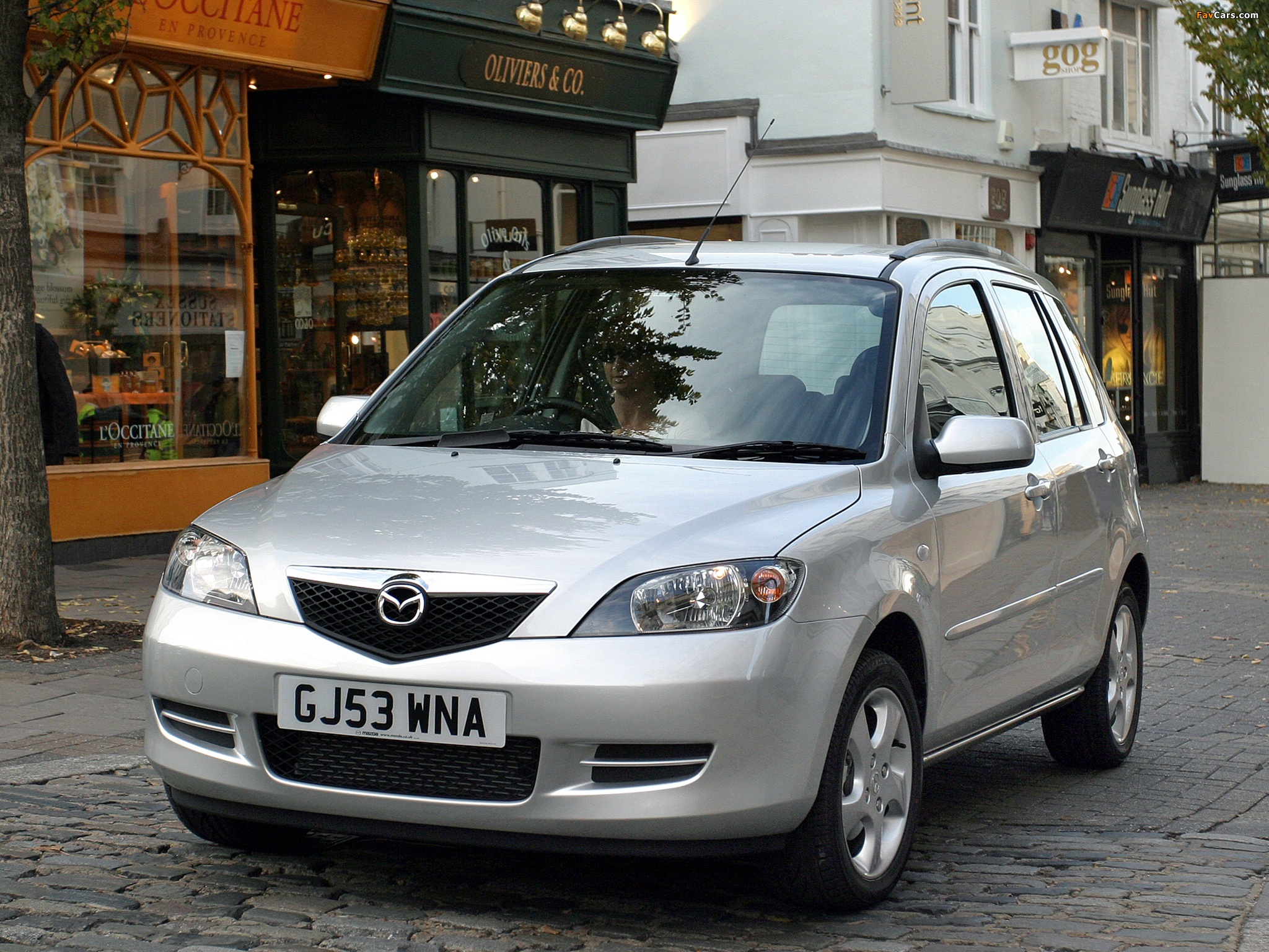 Pictures of Mazda2 UK-spec (DY) 2003–05 (2048 x 1536)