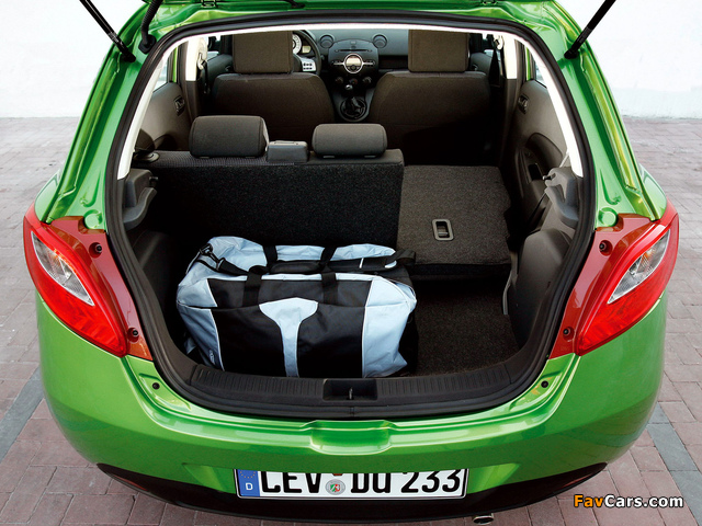 Pictures of Mazda 2 5-door 2007–10 (640 x 480)