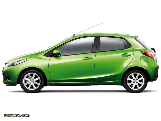 Pictures of Mazda 2 5-door 2007–10 (640 x 480)