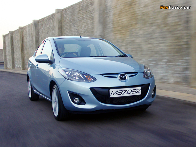 Pictures of Mazda2 Sedan ZA-spec (DE2) 2010–12 (640 x 480)