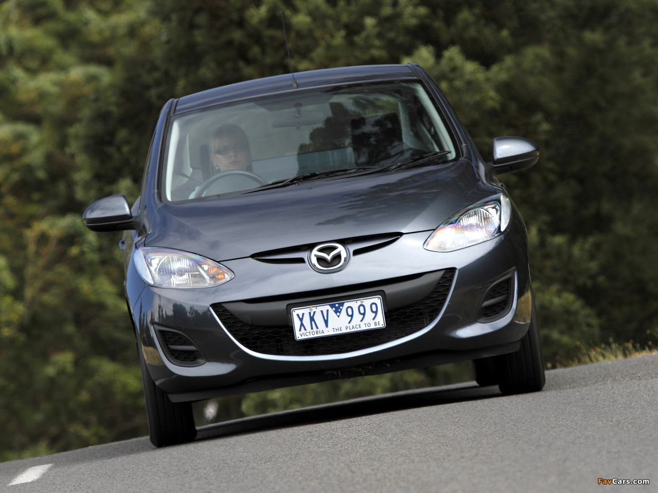 Pictures of Mazda2 Sedan AU-spec (DE2) 2010–12 (1280 x 960)