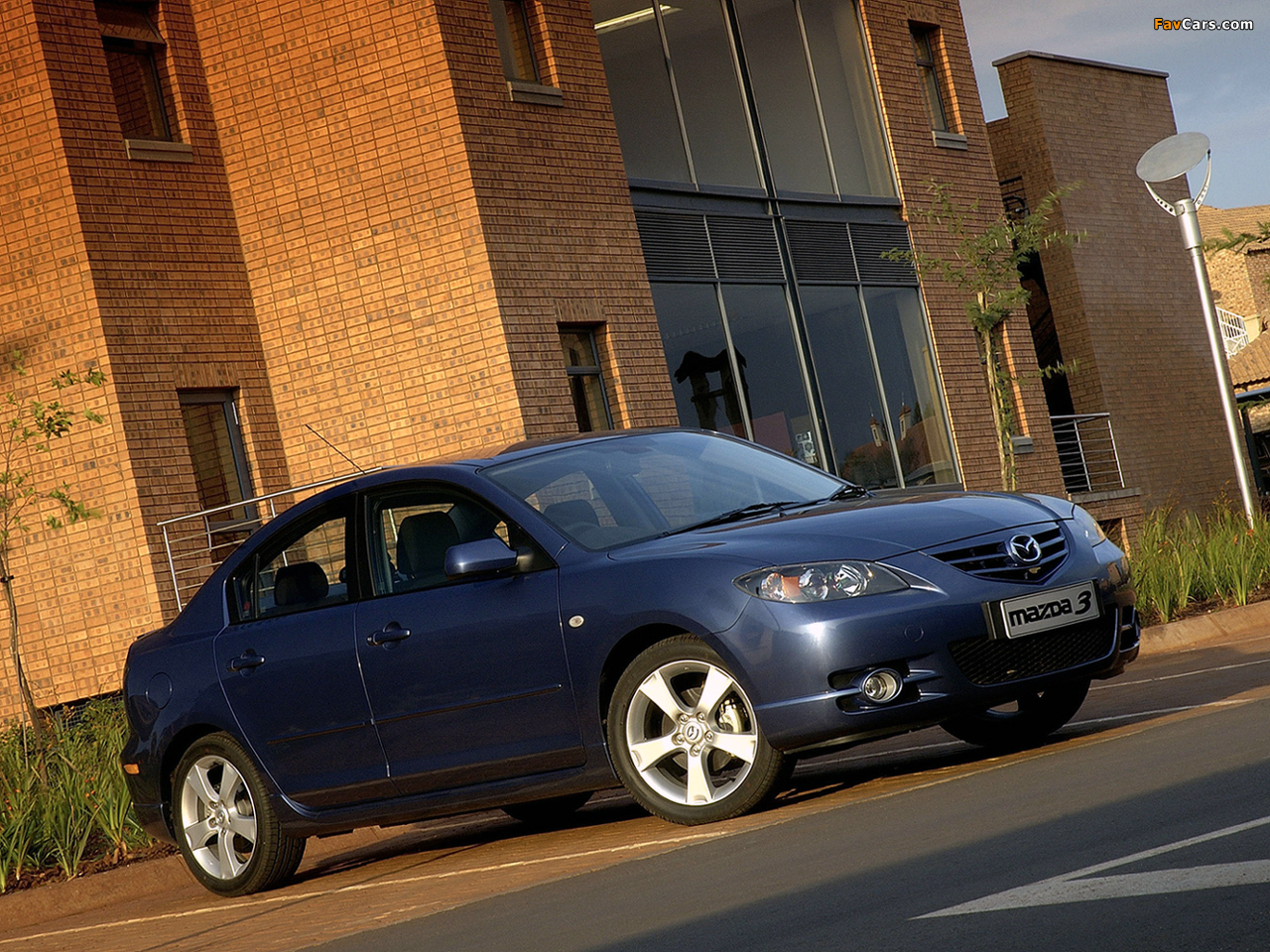 Images of Mazda3 Sport Sedan ZA-spec (BK) 2004–06 (1280 x 960)