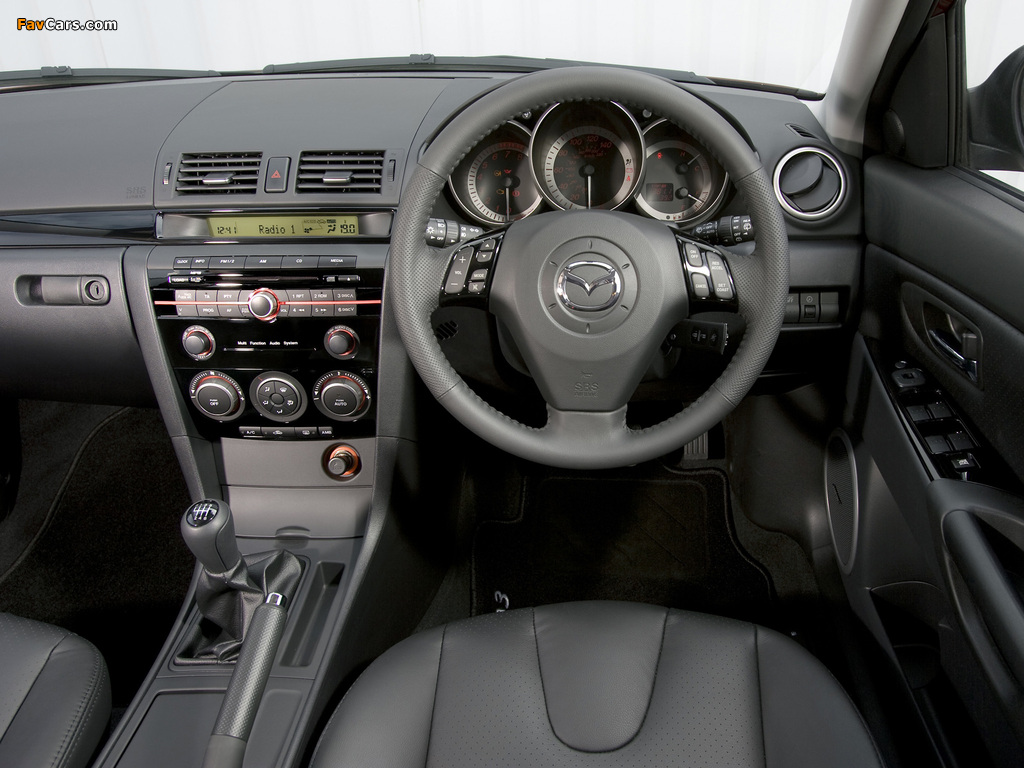 Images of Mazda3 Sport Hatchback UK-spec (BK2) 2006–09 (1024 x 768)