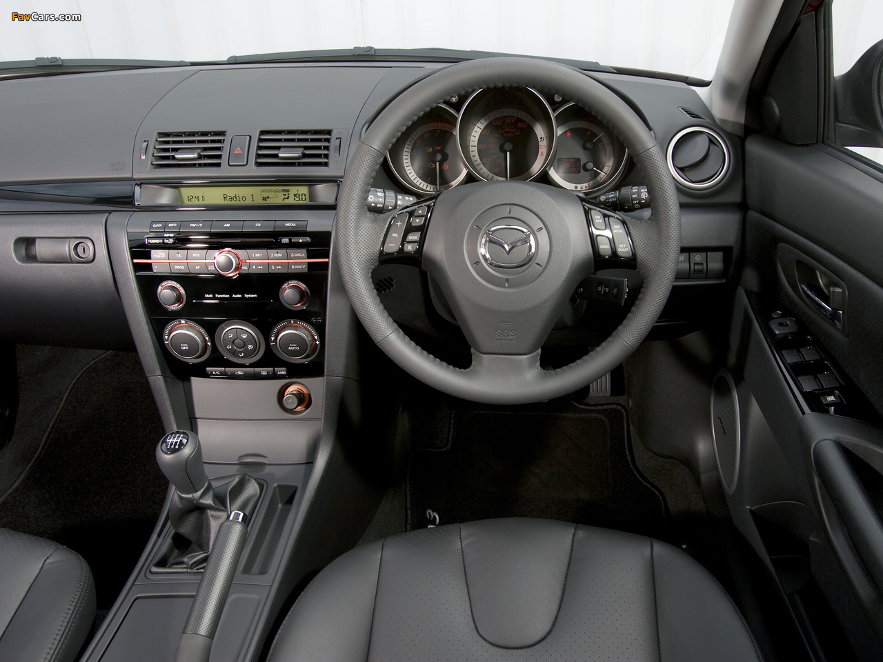 Images of Mazda3 Sport Hatchback UK-spec (BK2) 2006–09 (1280 x 960)