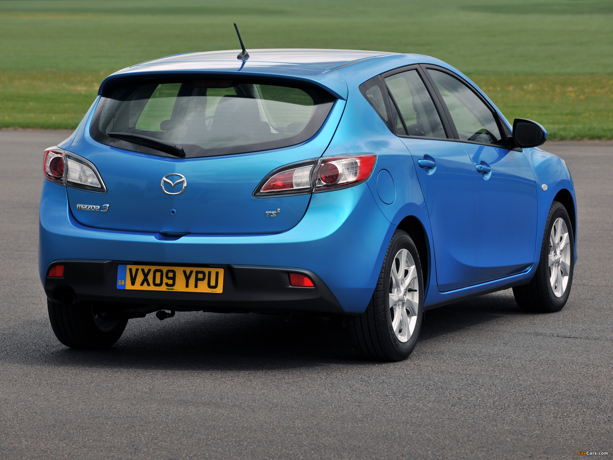 Images of Mazda3 Hatchback UK-spec (BL) 2009–11 (2048 x 1536)