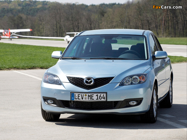 Mazda 3 Hatchback 2006–09 pictures (640 x 480)