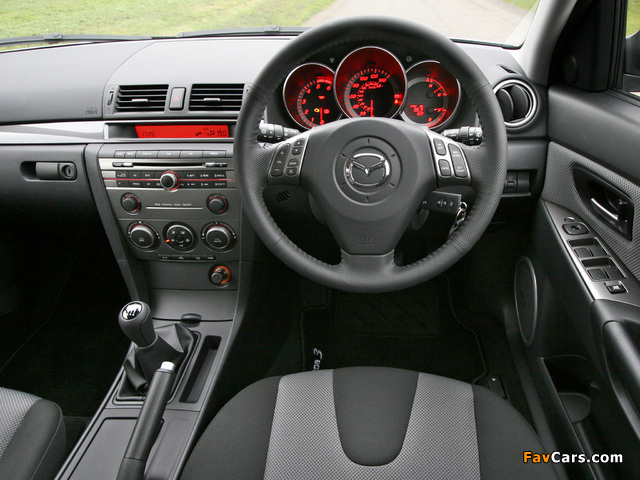 Mazda3 Sport Hatchback UK-spec (BK2) 2006–09 pictures (640 x 480)