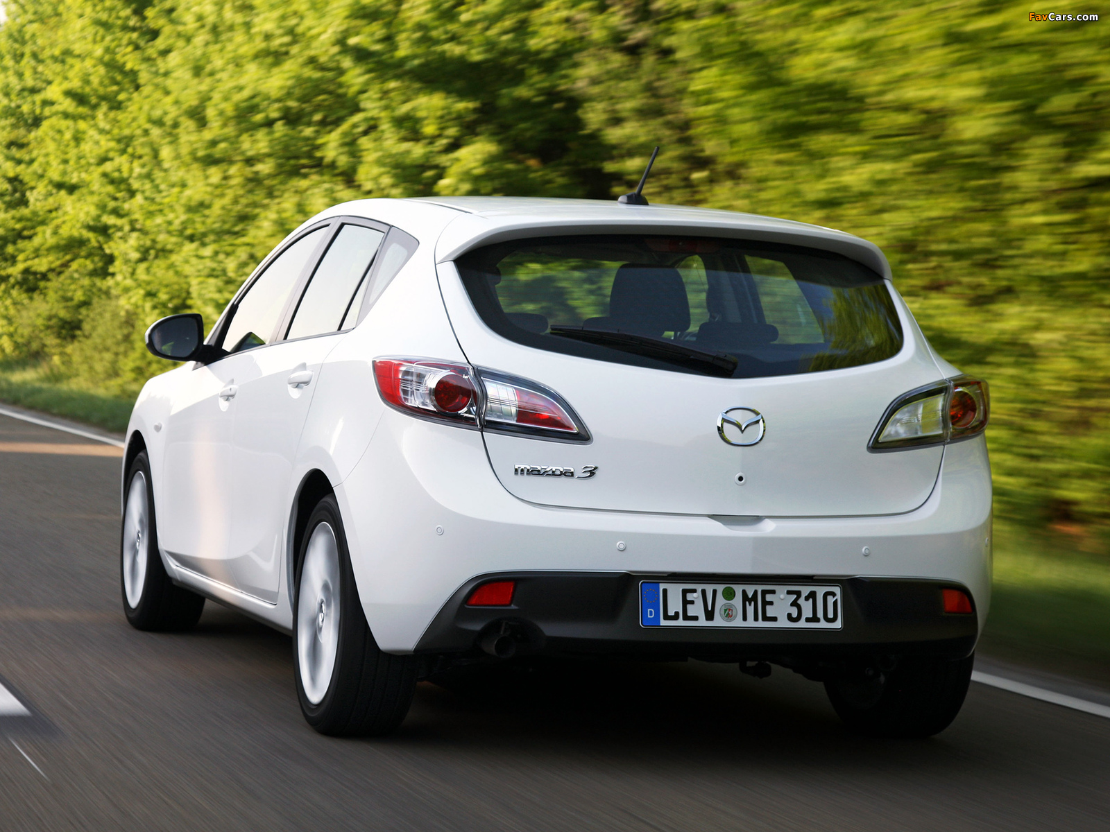 Mazda3 Hatchback i-stop (BL) 2009–11 photos (1600 x 1200)