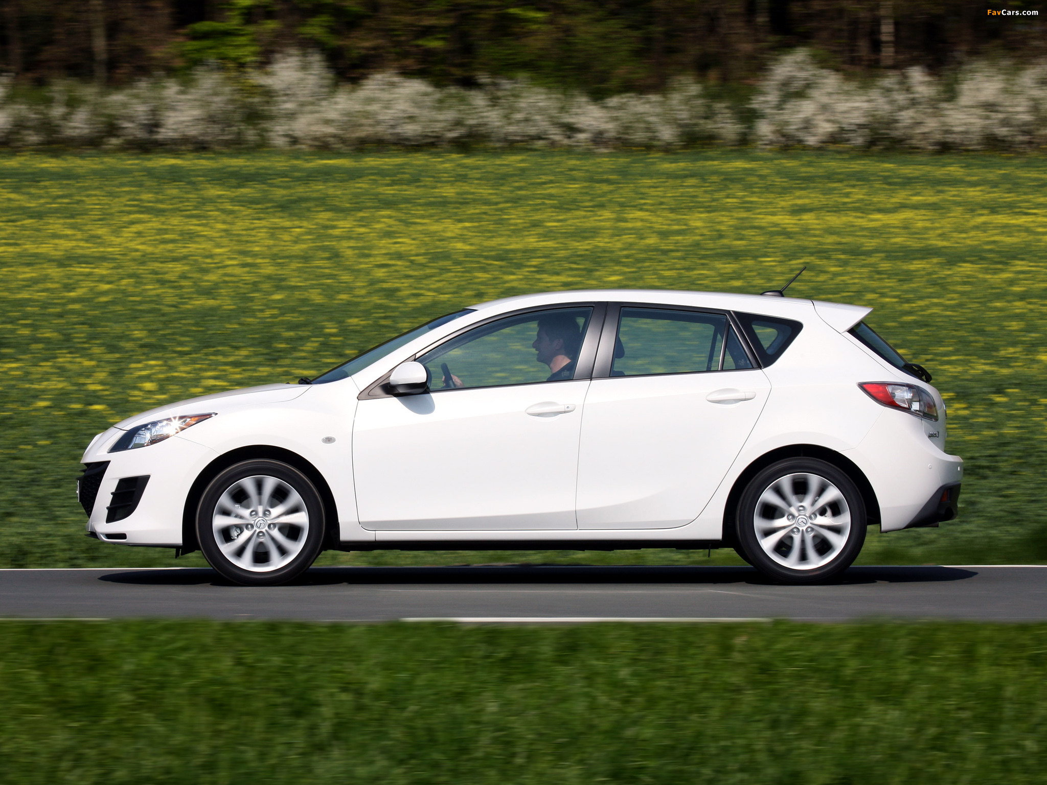 Mazda3 Hatchback i-stop (BL) 2009–11 photos (2048 x 1536)