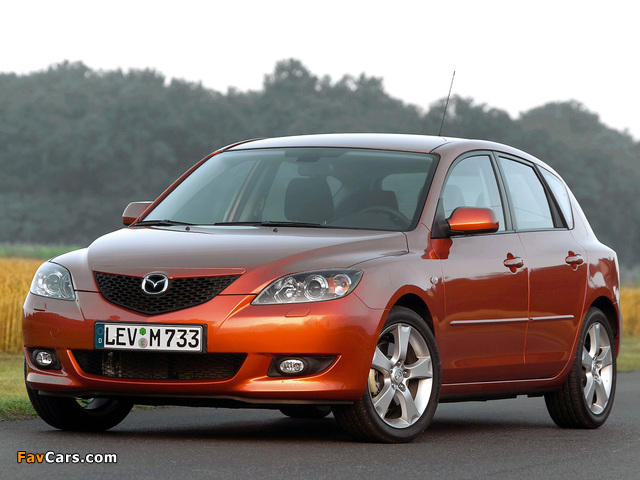 Photos of Mazda 3 Hatchback 2003–06 (640 x 480)