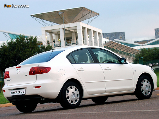 Photos of Mazda3 Sedan ZA-spec (BK) 2004–06 (640 x 480)