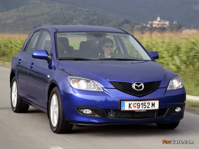 Photos of Mazda 3 Hatchback 2006–09 (640 x 480)