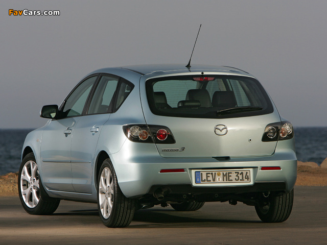 Photos of Mazda 3 Hatchback 2006–09 (640 x 480)