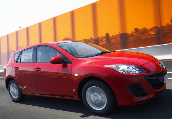 Photos of Mazda3 Hatchback AU-spec (BL) 2009–11