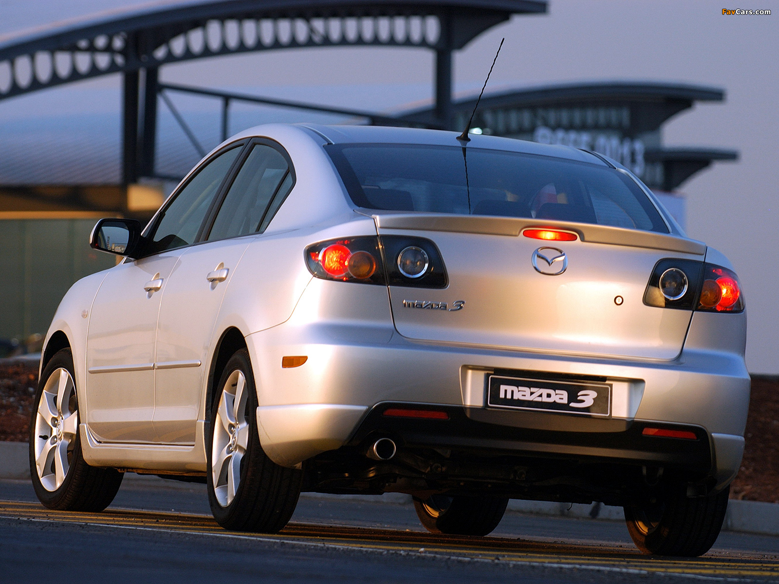 Pictures of Mazda3 Sport Sedan ZA-spec (BK) 2004–06 (1600 x 1200)