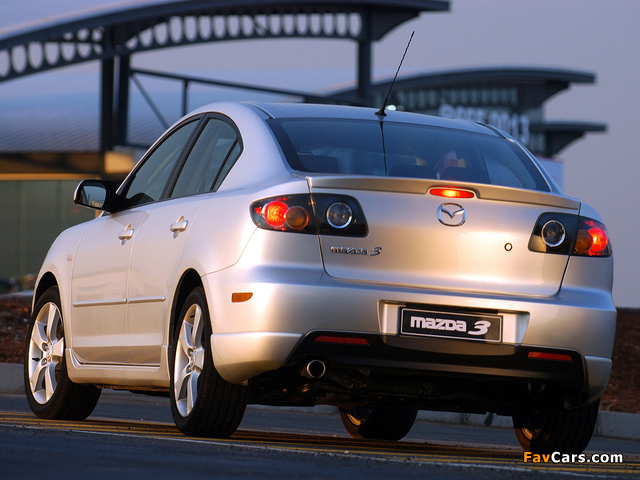 Pictures of Mazda3 Sport Sedan ZA-spec (BK) 2004–06 (640 x 480)