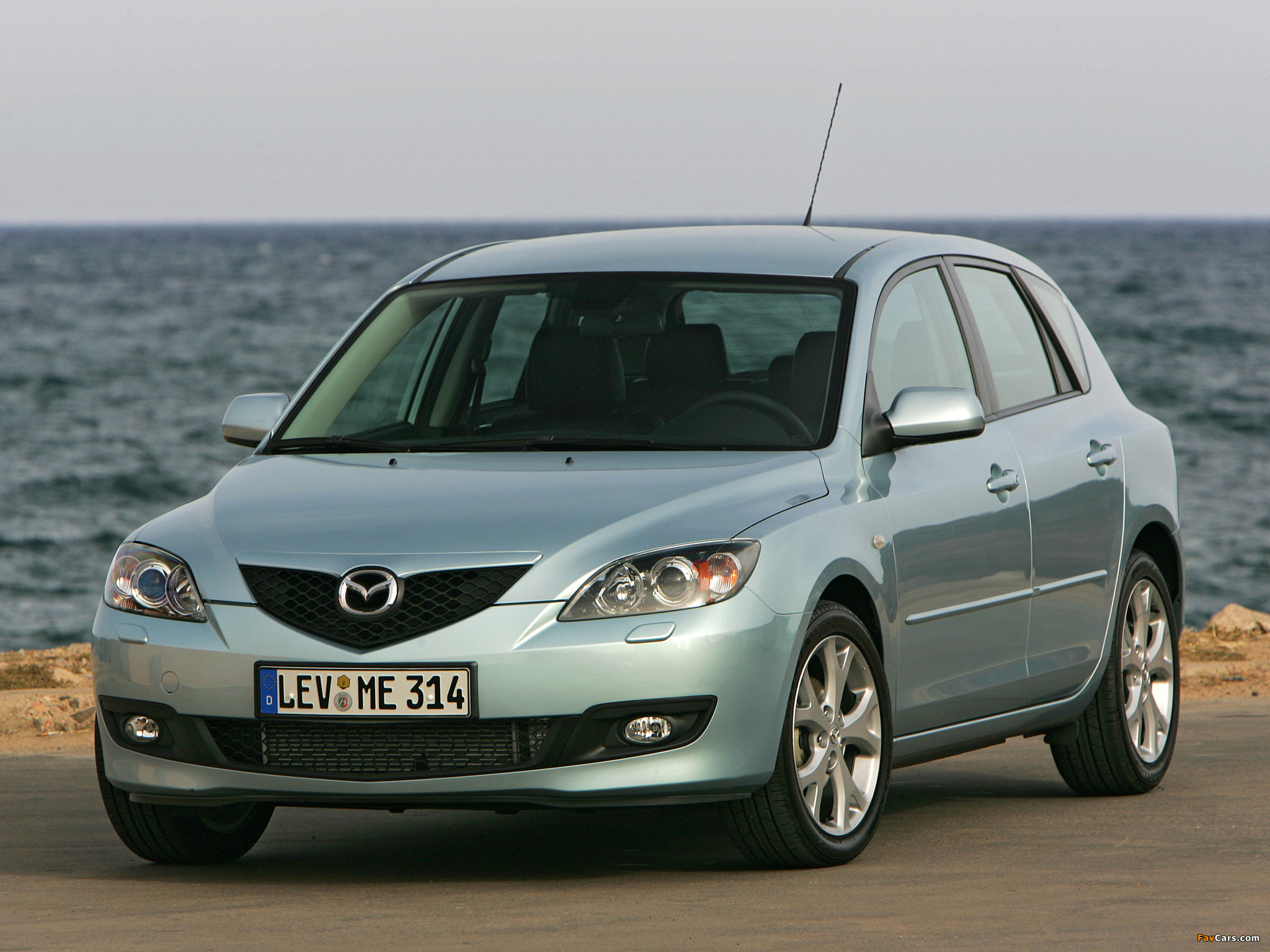 Pictures of Mazda 3 Hatchback 2006–09 (2048 x 1536)