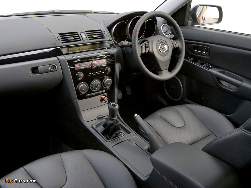 Pictures of Mazda3 Sport Hatchback UK-spec (BK2) 2006–09 (800 x 600)
