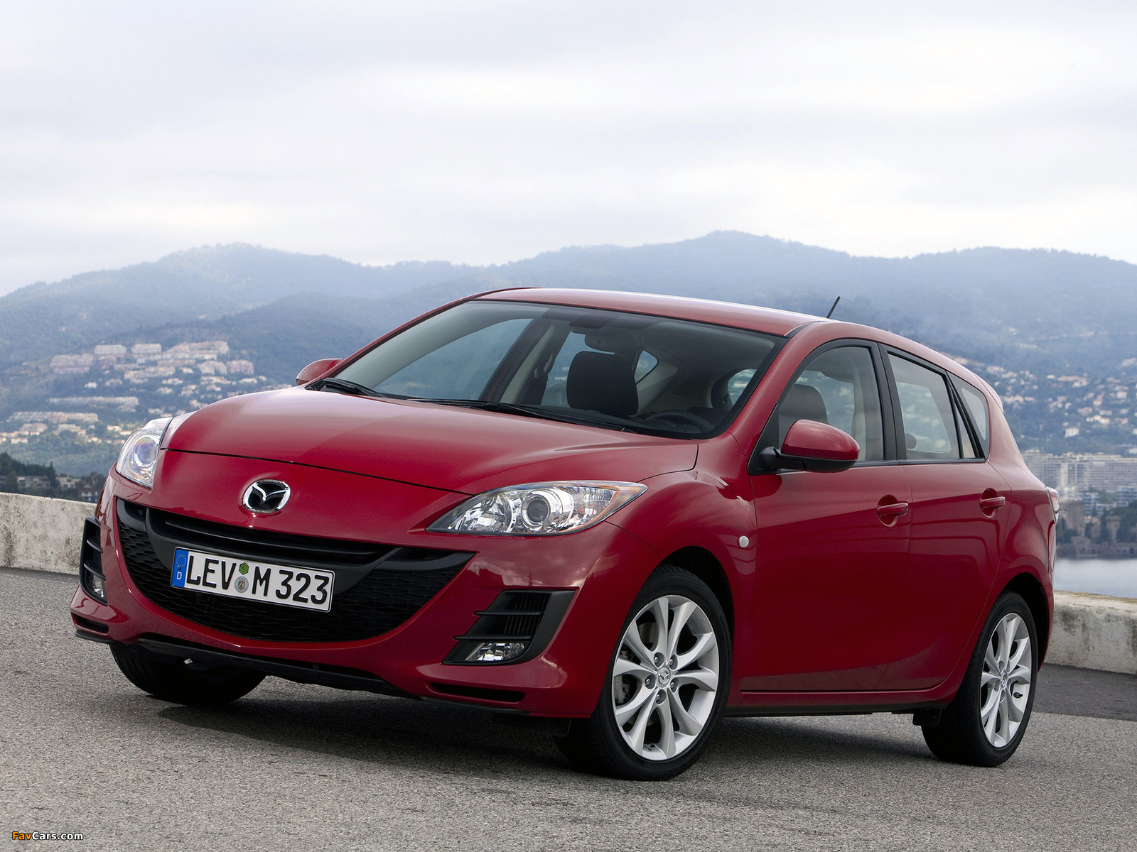 Pictures of Mazda 3 Hatchback 2009–11 (1600 x 1200)