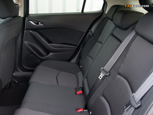 Pictures of Mazda3 Hatchback UK-spec (BM) 2013 (640 x 480)