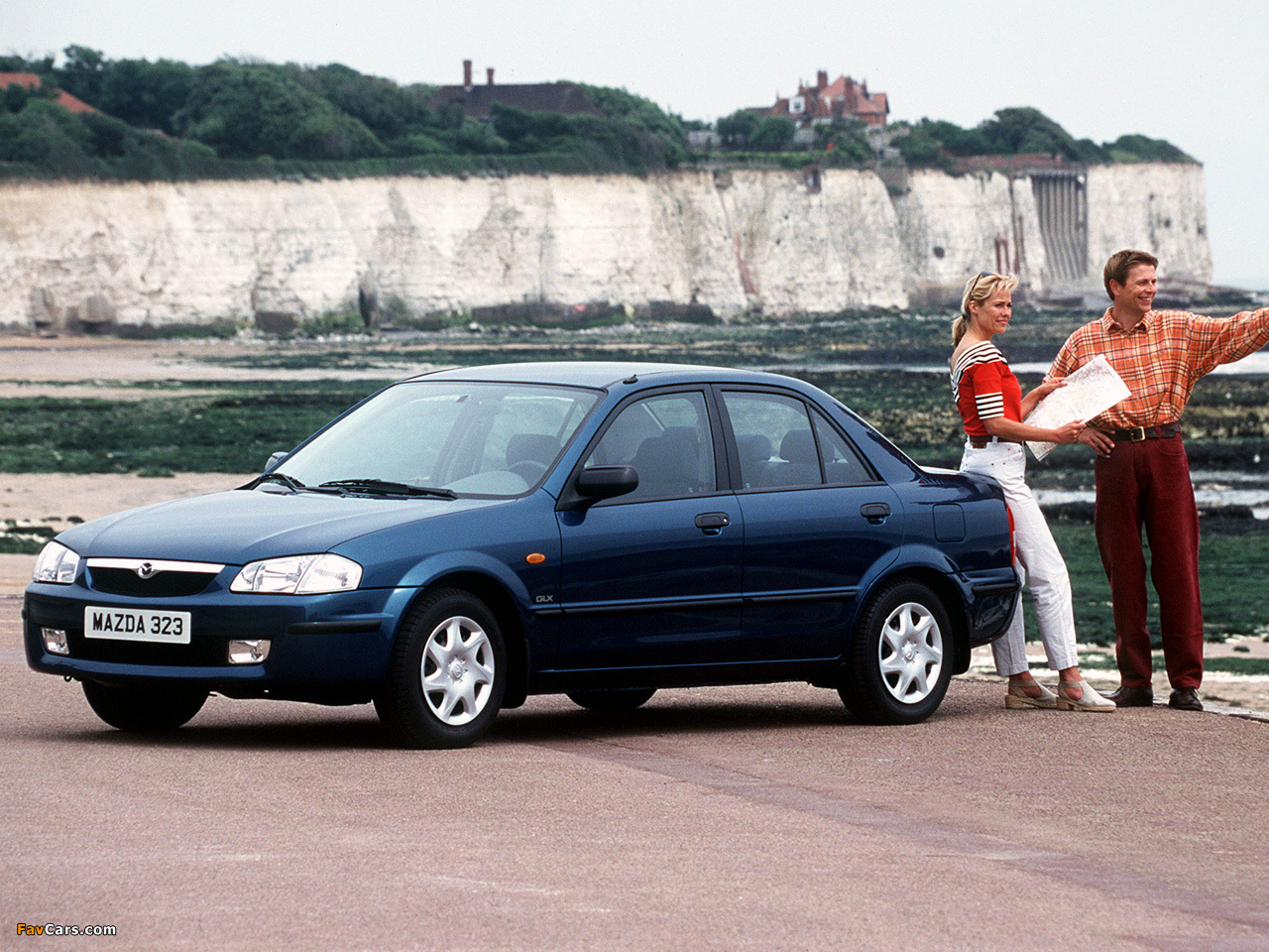 Images of Mazda 323 Sedan (BJ) 1998–2000 (1280 x 960)