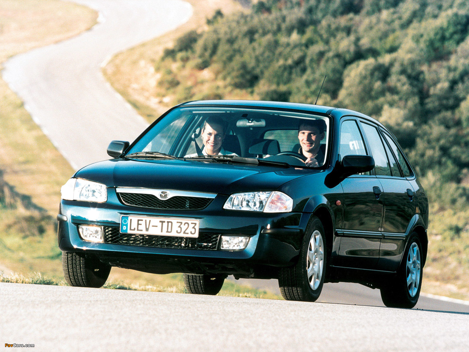 Photos of Mazda 323 F (BJ) 1998–2000 (1600 x 1200)