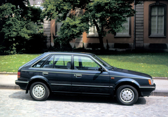Mazda 323 5-door (BF) 1985–89 wallpapers