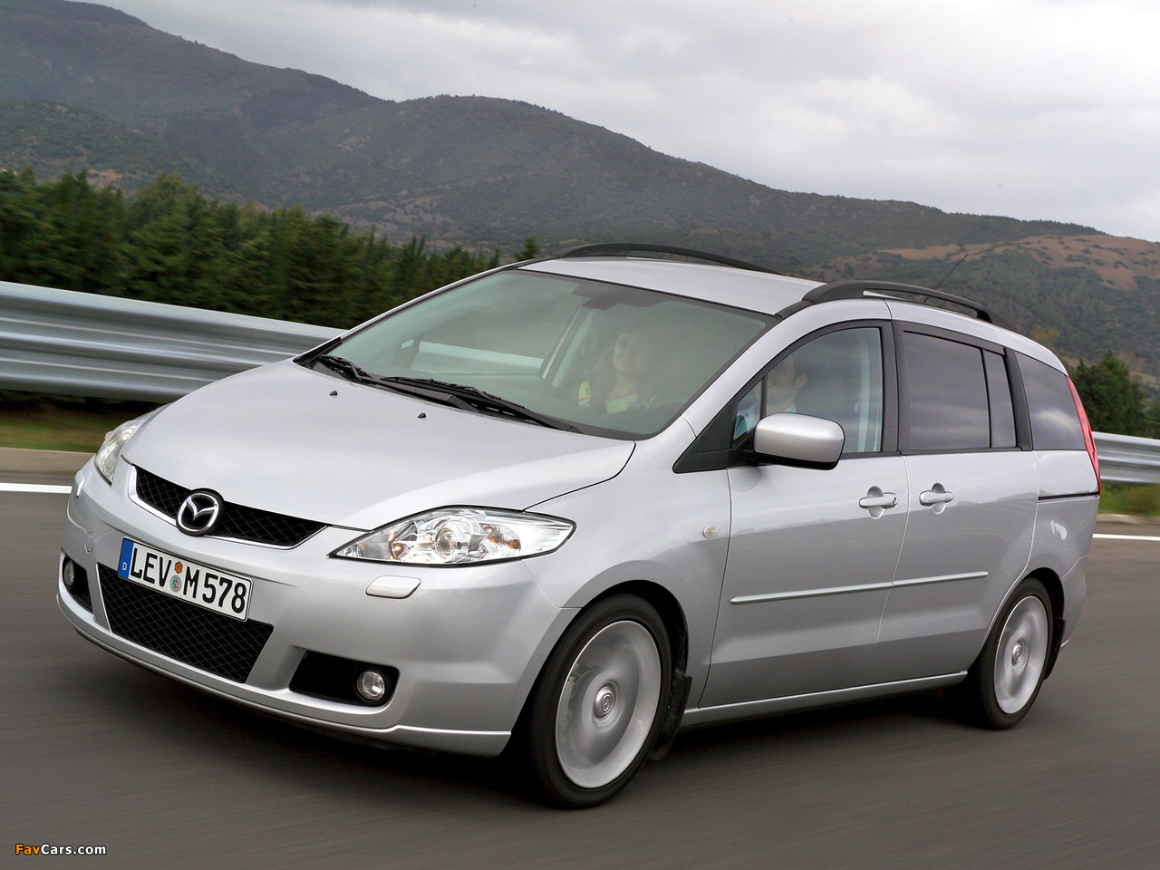 Images of Mazda 5 2005–08 (1280 x 960)