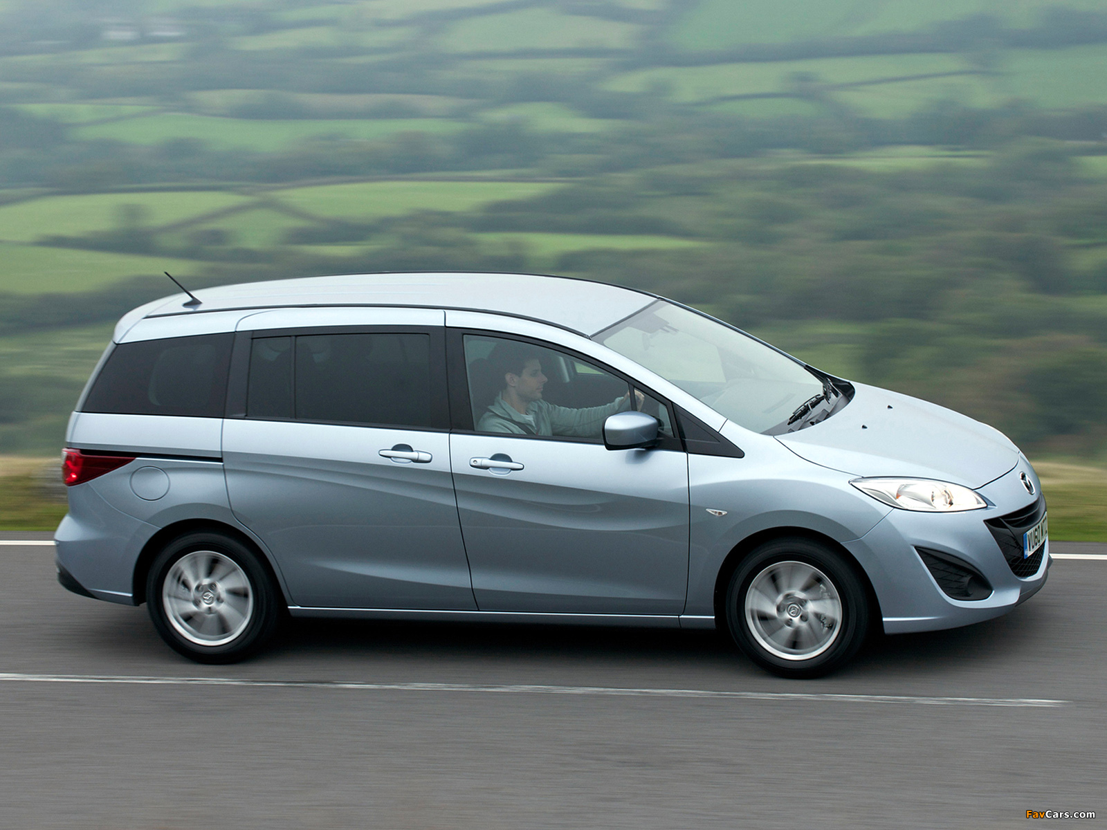 Images of Mazda5 UK-spec (CW) 2010–13 (1600 x 1200)