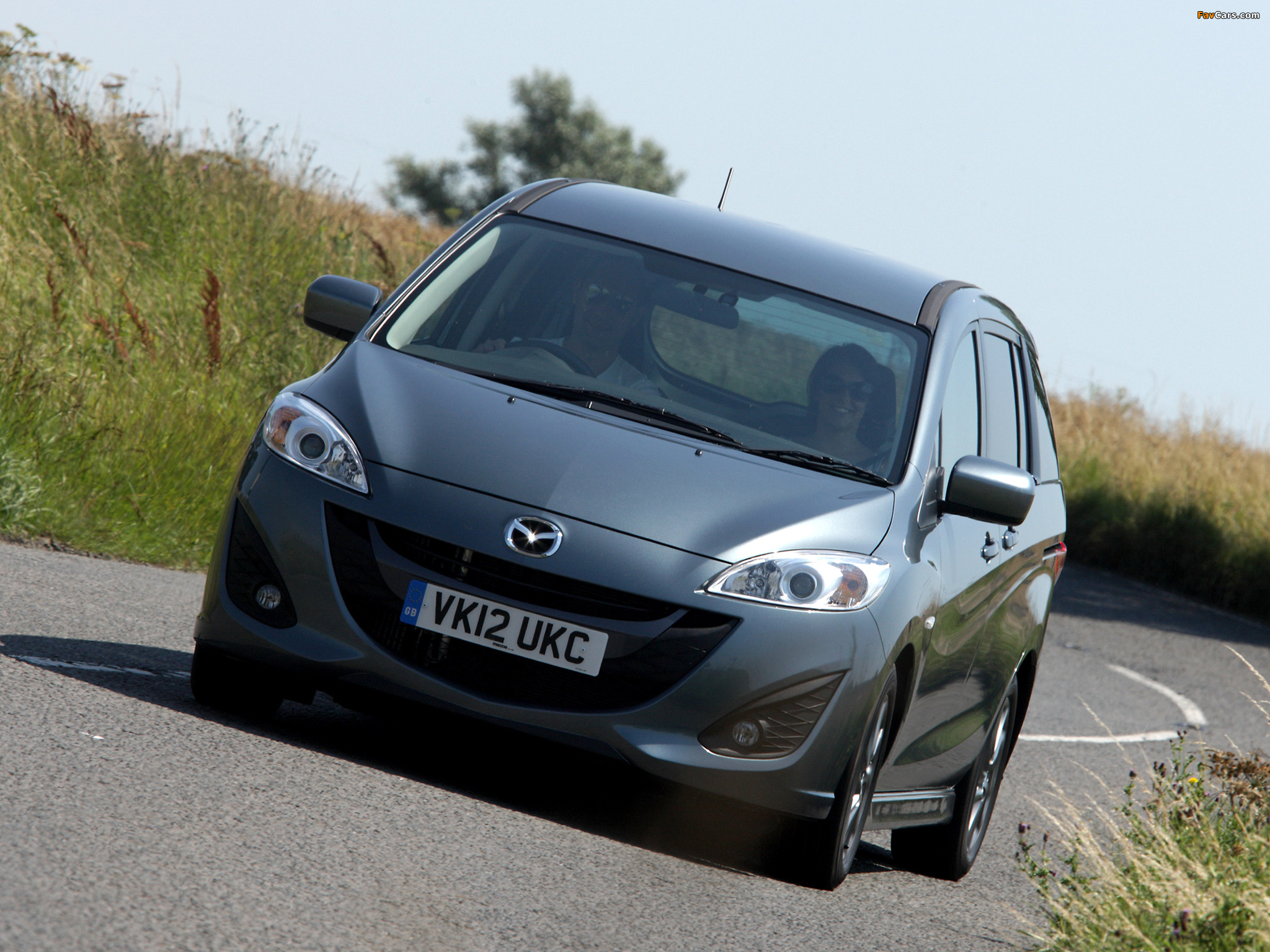 Photos of Mazda5 Venture (CW) 2012–13 (2048 x 1536)